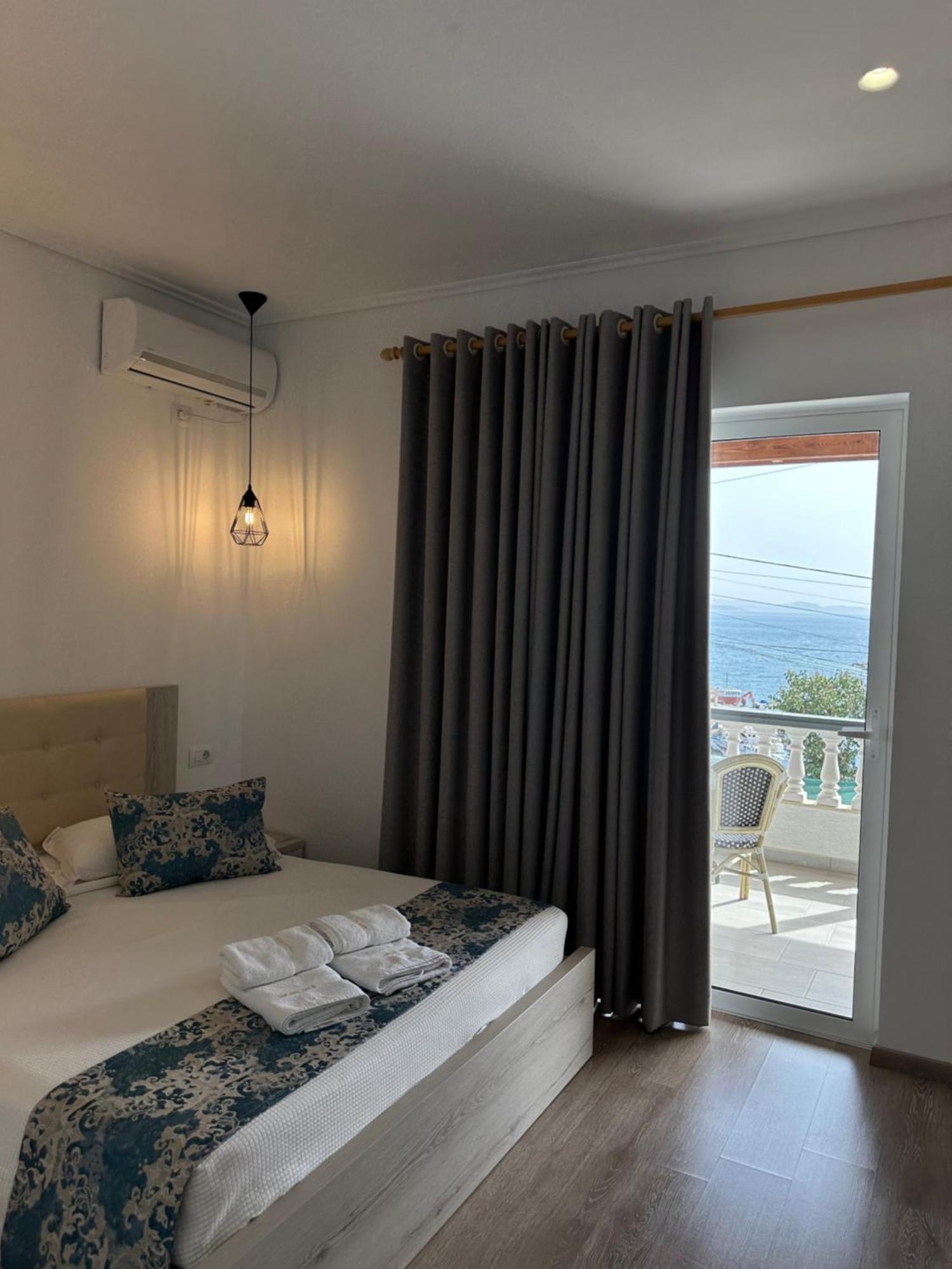 Relax Mea Hotel Sarande Ngoại thất bức ảnh
