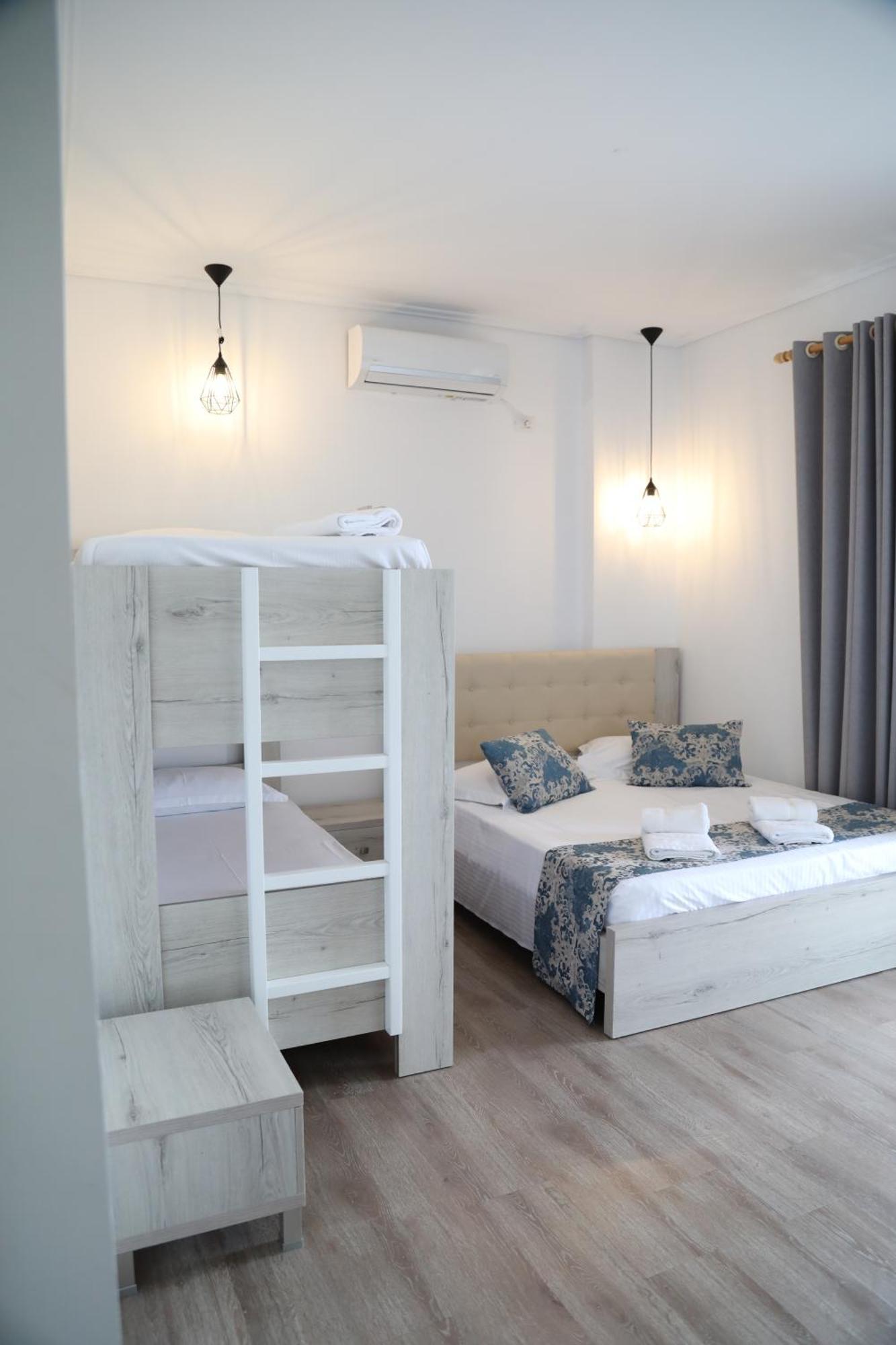 Relax Mea Hotel Sarande Ngoại thất bức ảnh